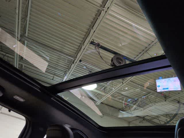 Thumbnail: 2023 Jeep Grand Cherokee - 22