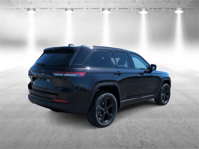 Thumbnail: 2025 Jeep Grand Cherokee - 8