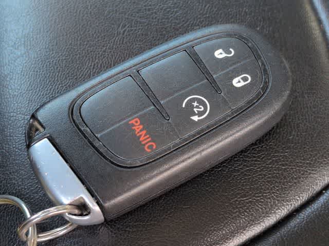 Thumbnail: 2021 Jeep Cherokee - 33