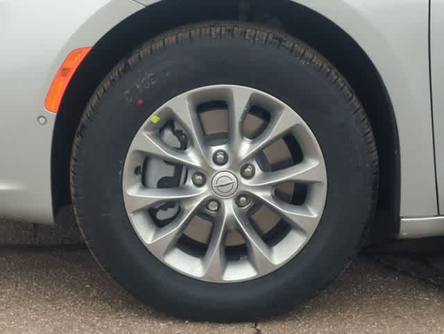 Thumbnail: 2026 Chrysler Pacifica - 14