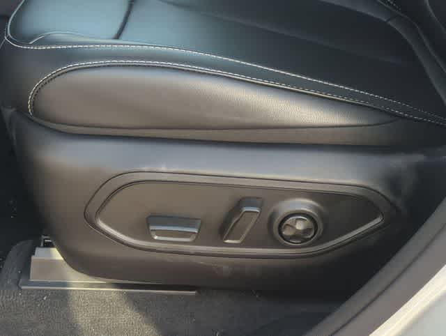 Thumbnail: 2026 Jeep Grand Cherokee - 16