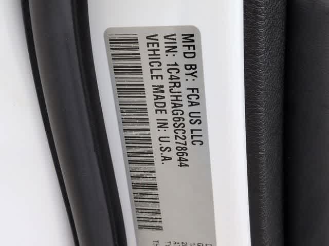 Thumbnail: 2025 Jeep Grand Cherokee - 34