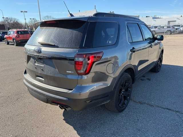 Thumbnail: 2019 Ford Explorer - 5