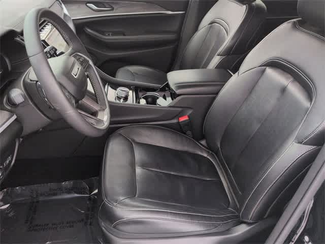 Thumbnail: 2023 Jeep Grand Cherokee - 16