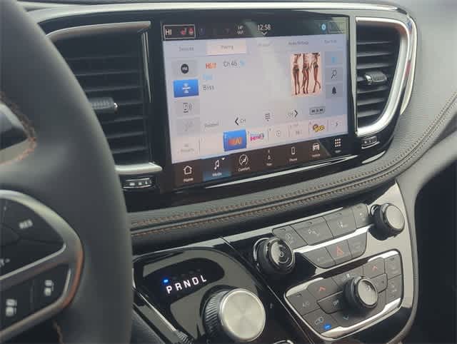 Thumbnail: 2026 Chrysler Pacifica - 30