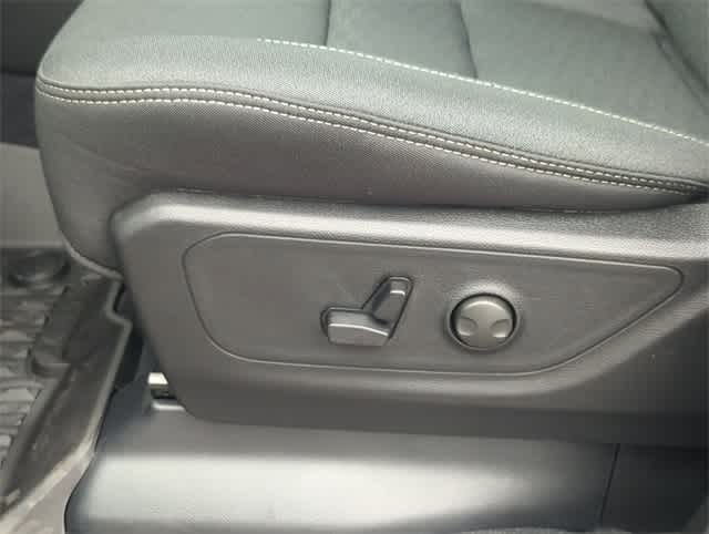 Thumbnail: 2025 RAM 1500 - 17