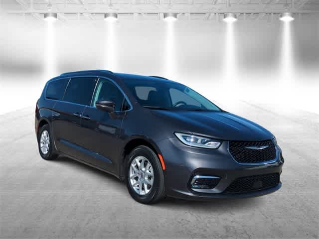 Used 2021 Chrysler Pacifica Touring L with VIN 2C4RC1BG6MR588027 for sale in Garden City, MI