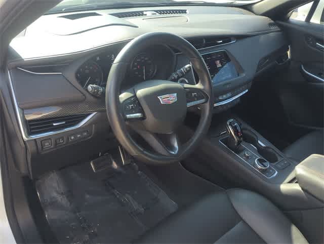 Thumbnail: 2023 Cadillac XT4 - 10