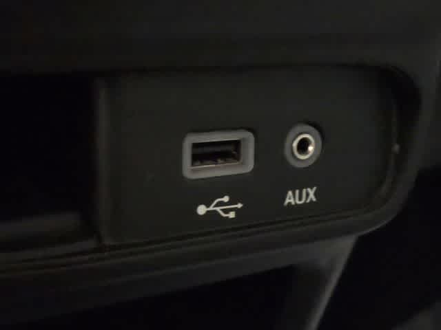 Thumbnail: 2018 Chrysler Pacifica - 32