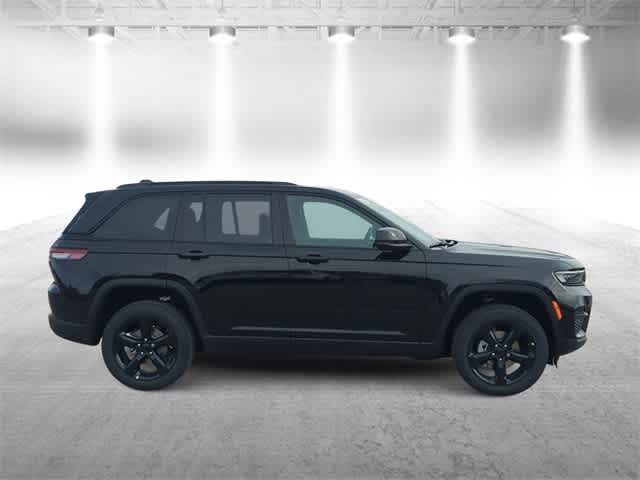 Thumbnail: 2025 Jeep Grand Cherokee - 9