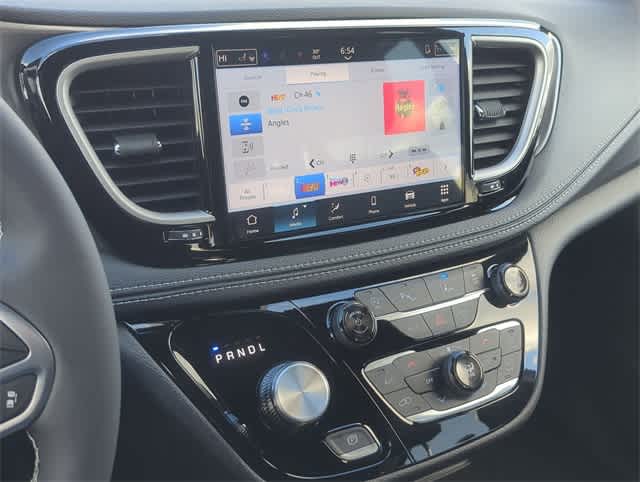 Thumbnail: 2026 Chrysler Pacifica - 28