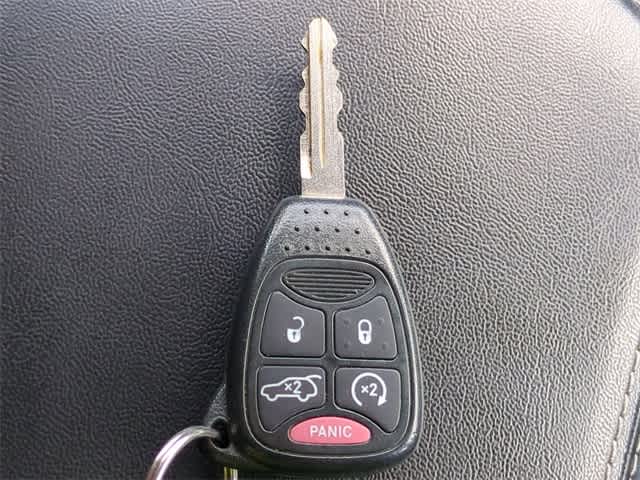 Thumbnail: 2012 Chrysler 200 - 32