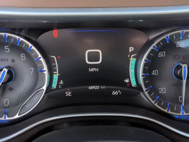 Thumbnail: 2018 Chrysler Pacifica - 34