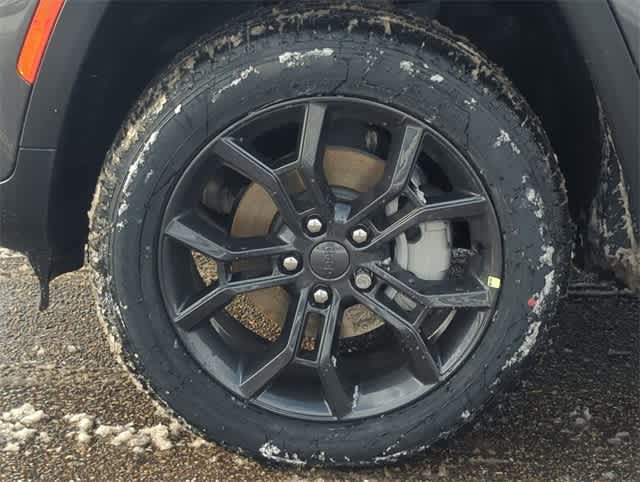 Thumbnail: 2025 Jeep Grand Cherokee - 14