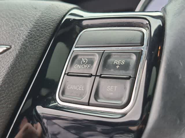 Thumbnail: 2014 Chrysler 300 - 25