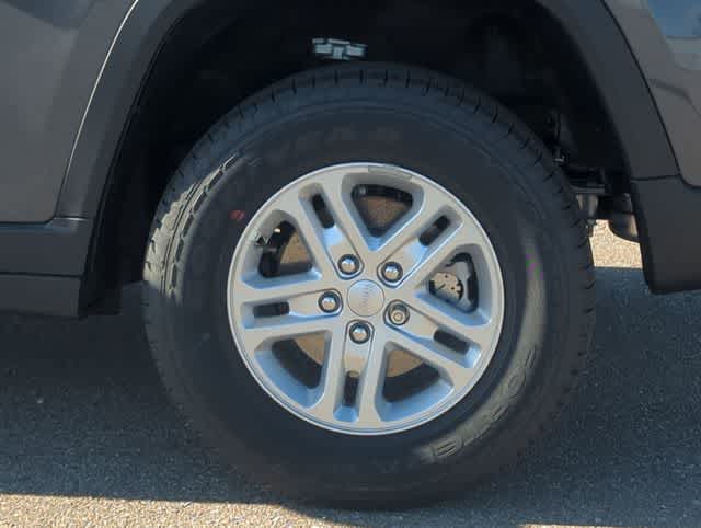 Thumbnail: 2025 Jeep Grand Cherokee - 14