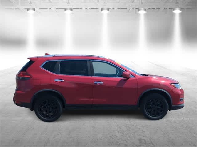 Thumbnail: 2017 Nissan Rogue - 9