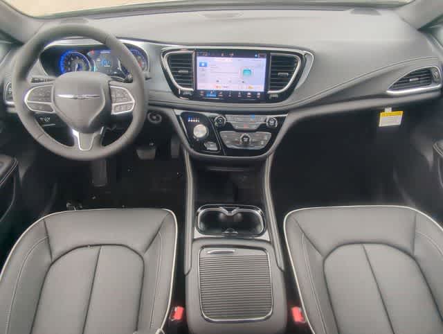 Thumbnail: 2026 Chrysler Pacifica - 15