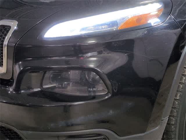 Thumbnail: 2018 Jeep Cherokee - 11