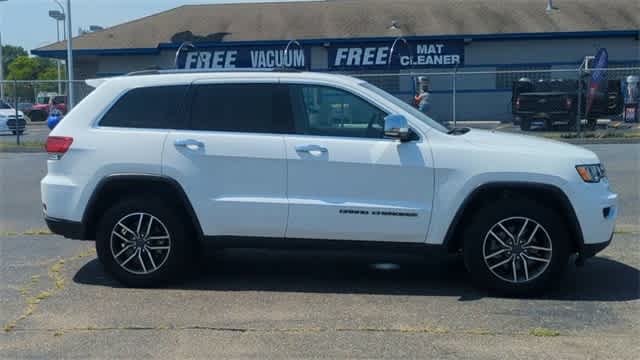 Thumbnail: 2020 Jeep Grand Cherokee - 9