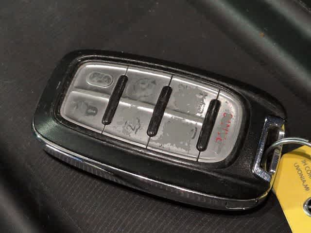 Thumbnail: 2018 Chrysler Pacifica - 35