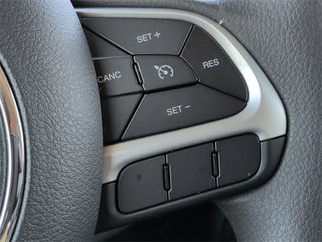 Thumbnail: 2023 Jeep Renegade - 25