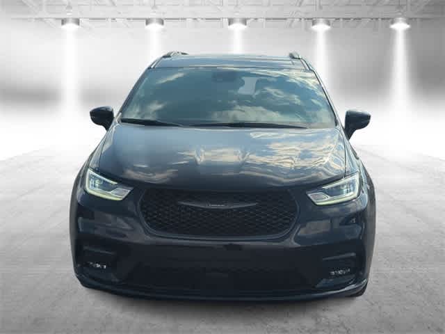 Thumbnail: 2026 Chrysler Pacifica - 3