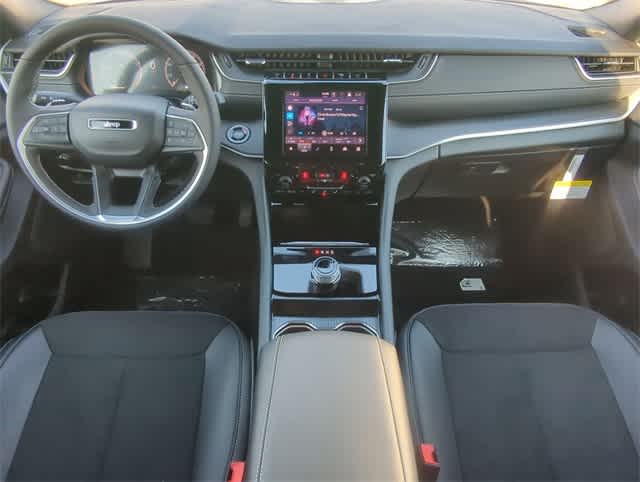 Thumbnail: 2025 Jeep Grand Cherokee L - 15