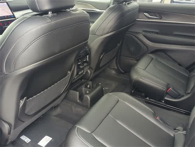 Thumbnail: 2025 Jeep Grand Cherokee L - 18