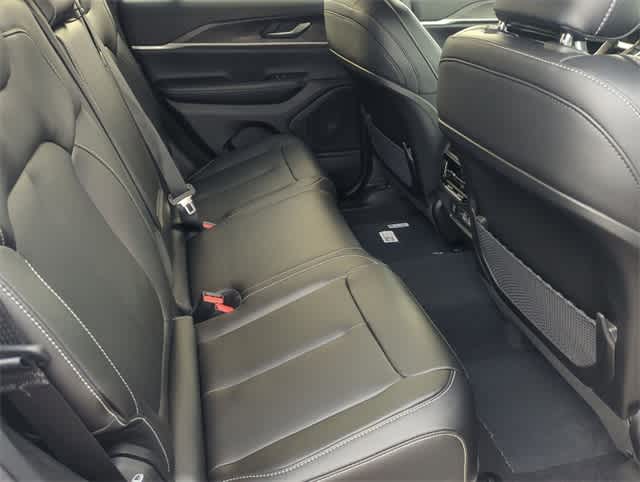 Thumbnail: 2025 Jeep Grand Cherokee - 20