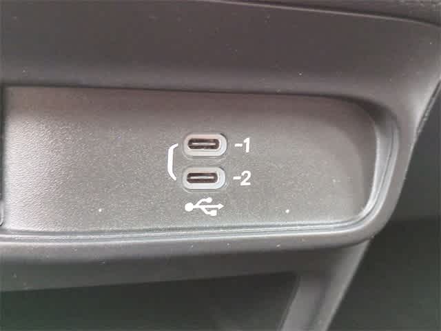 Thumbnail: 2026 Chrysler Pacifica - 32