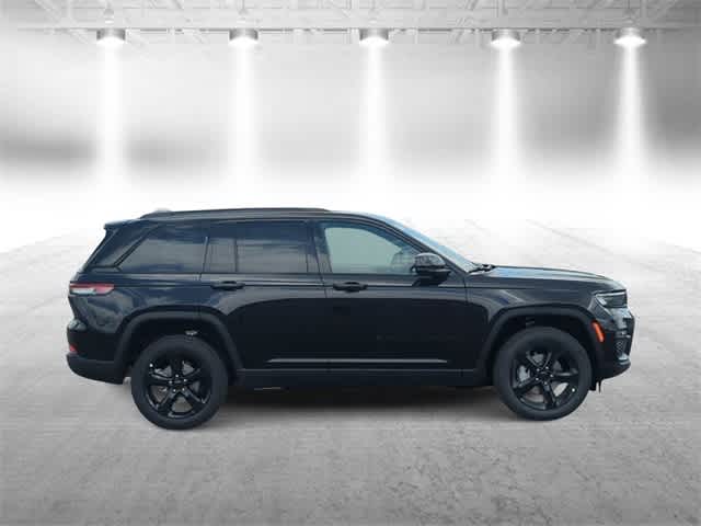 Thumbnail: 2025 Jeep Grand Cherokee - 9