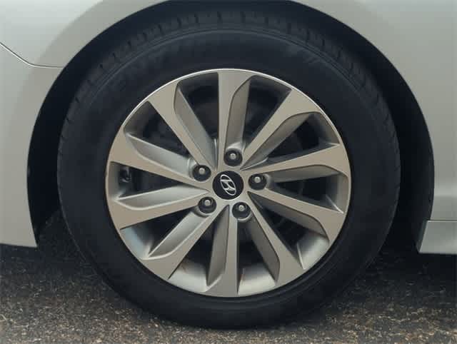 Thumbnail: 2016 Hyundai Sonata - 14