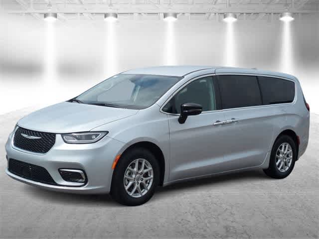2024 Chrysler Pacifica Touring L photo 4