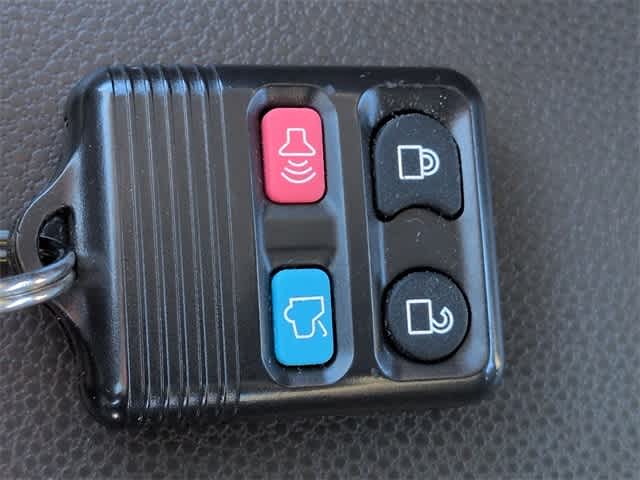 Thumbnail: 2010 Ford Focus - 28