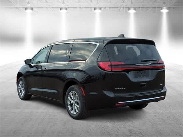 Thumbnail: 2026 Chrysler Pacifica - 6