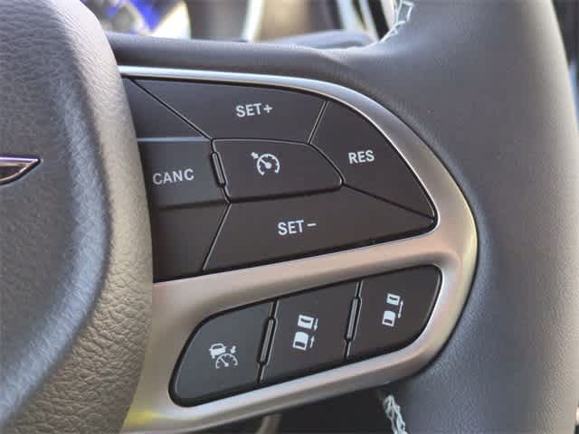 Thumbnail: 2026 Chrysler Pacifica - 26