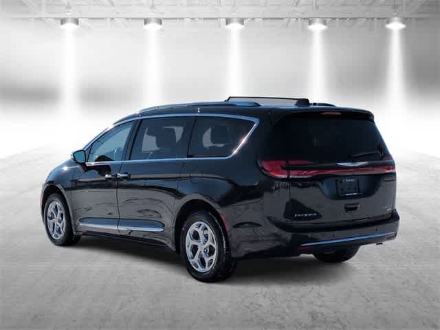 Thumbnail: 2021 Chrysler Pacifica - 6