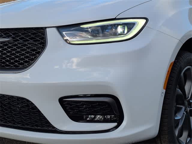 Thumbnail: 2026 Chrysler Pacifica - 11