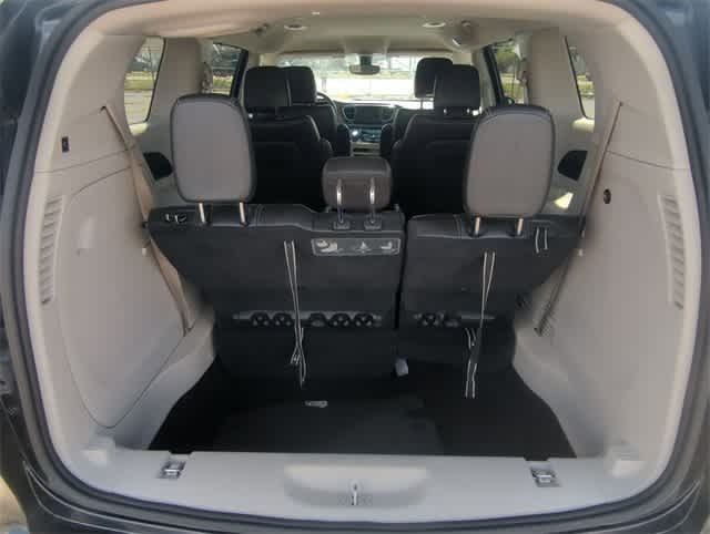 Thumbnail: 2021 Chrysler Voyager - 34