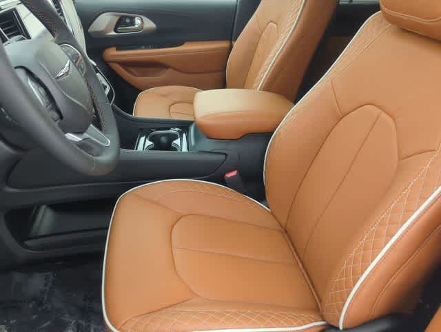 Thumbnail: 2026 Chrysler Pacifica - 16