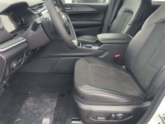 Thumbnail: 2025 Jeep Grand Cherokee L - 16