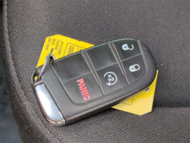 Thumbnail: 2017 Jeep Renegade - 41