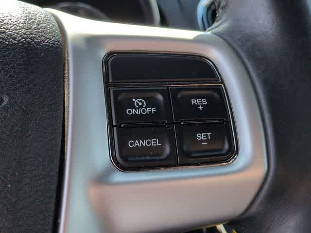 Thumbnail: 2013 Chrysler 200 - 23