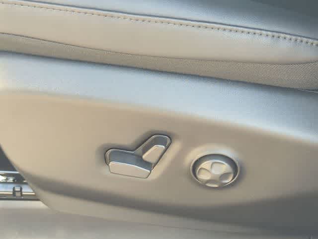 Thumbnail: 2026 Chrysler Voyager - 17