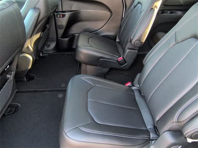 Thumbnail: 2026 Chrysler Pacifica - 21