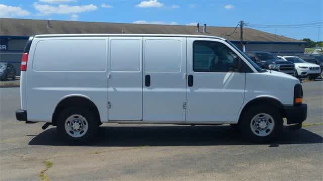 Thumbnail: 2017 Chevrolet Express - 9