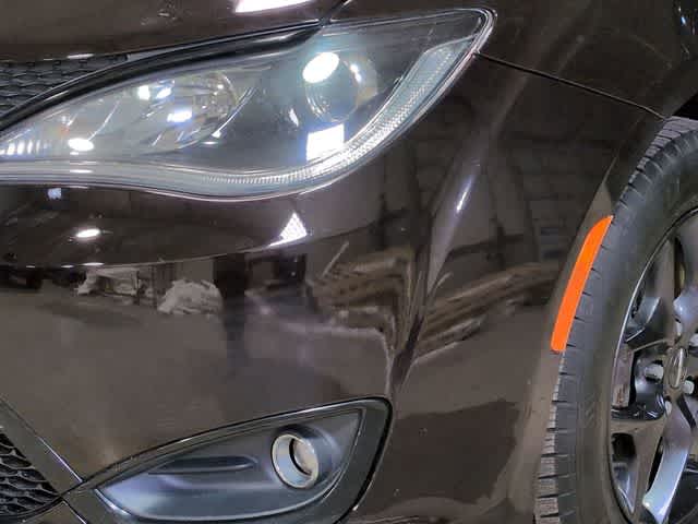 Thumbnail: 2018 Chrysler Pacifica - 11