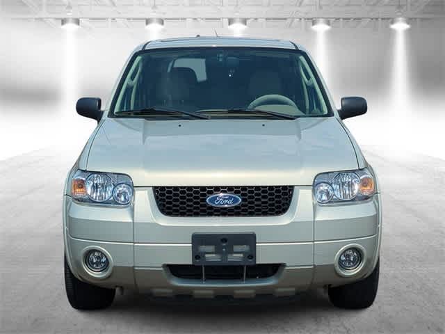 Thumbnail: 2005 Ford Escape - 3