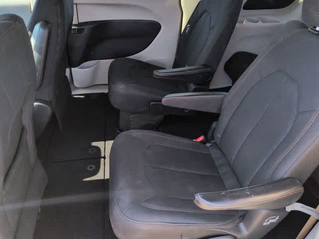 Thumbnail: 2020 Chrysler Pacifica - 19